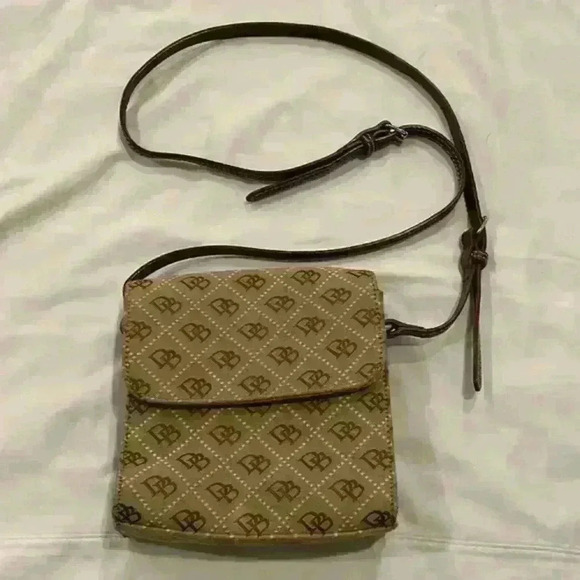 Dooney and Bourke‎ Square logo Crossbody Bag - Picture 1 of 9